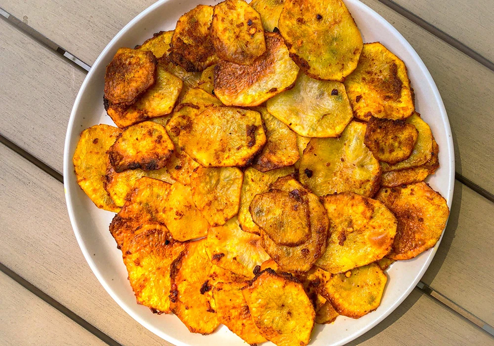 Hrskavi čips od krompira sa kurkumom i čilijem